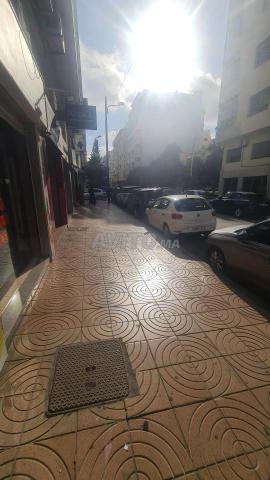 محل جميل للإيجار بالقرب من شارع 2 مارس - 2