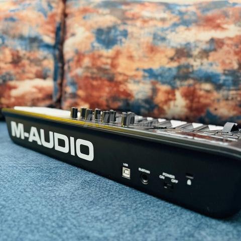 M-Audio OXYGEN 25 MK5 | Clavier Midi USB - 2