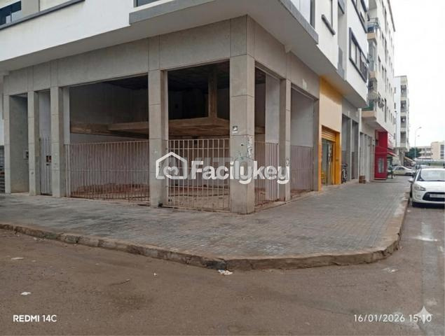 Local commercial de 99 m² à Bouskoura - 2