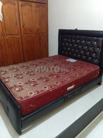 Lit avec matelas - 2