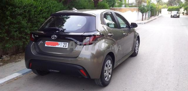 TOYOTA YARIS 2022 ÉTAT PARFAIT - 2