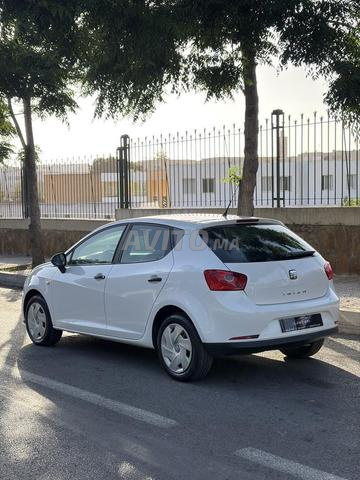 Seat Ibiza modèle 2011 essence à Rabat