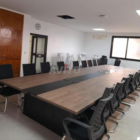 Fabrication de Tables de Réunion sur Mesure
