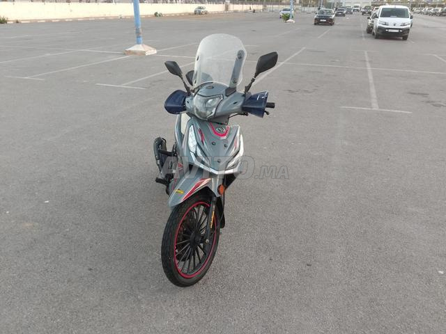 Moto encore très propre, tout est d'origine
