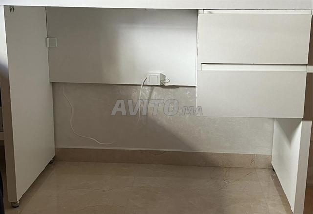Coiffeuse et bureau