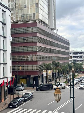 بار مطعم في وسط المدينة