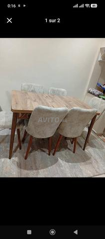 طاولة بـ 6 كراسي بـ 1200 درهم - 2