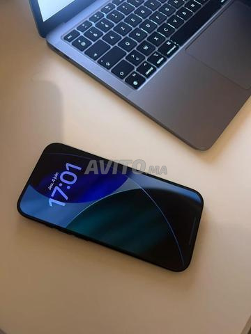iPhone 15 Pro reconditionné batterie 100% - 2