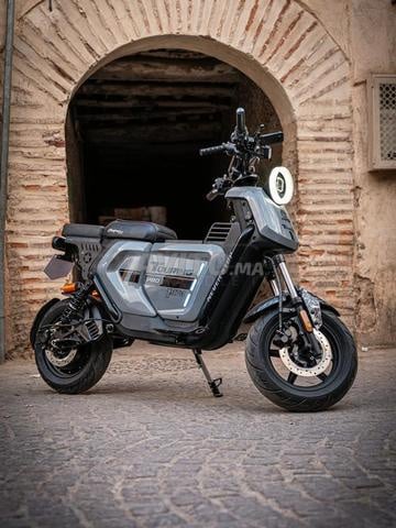 Location moto électrique Cooper Touring