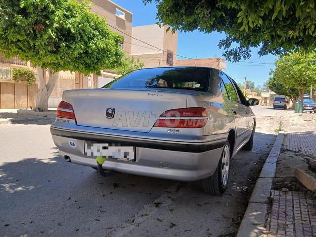 Peugeot 406 Diesel Manuelle 2000 à Oujda