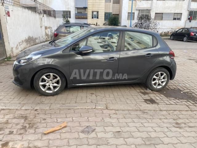 Peugeot 208 - 2