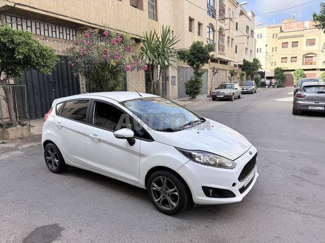 FORD FIESTA (2017 / Première main / Essence) - 2