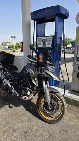Moto Qj 550 Srt