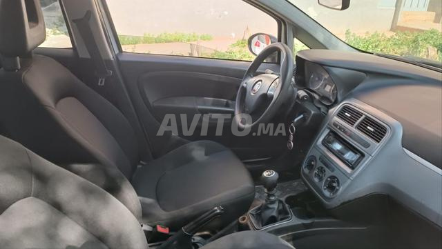 Fiat Punto Diesel Manuelle 2016 à Meknès - 2