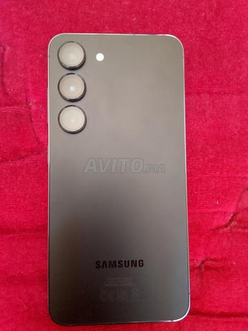 Samsung Galaxy S23 normal presque Neuf - 2