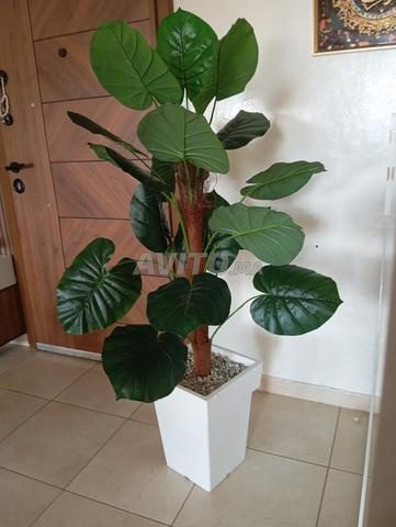 Grand arbre décoratif artificiel avec pot