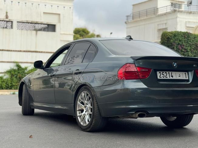BMW Série 320i Essence Manuelle 2010