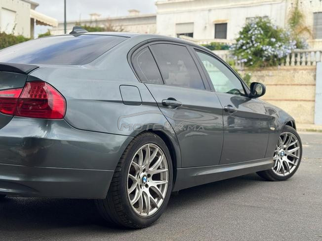 BMW Série 320i Essence Manuelle 2010