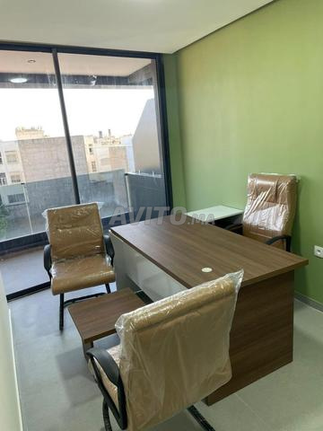 مكاتب خشبية