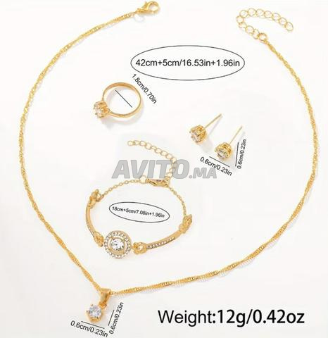 Montre dorée avec un ensemble de bijoux 5 pièces - 2