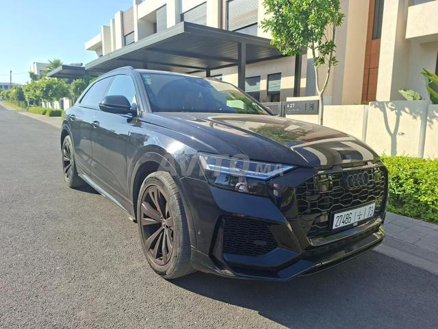 أودي SQ8 سوداء