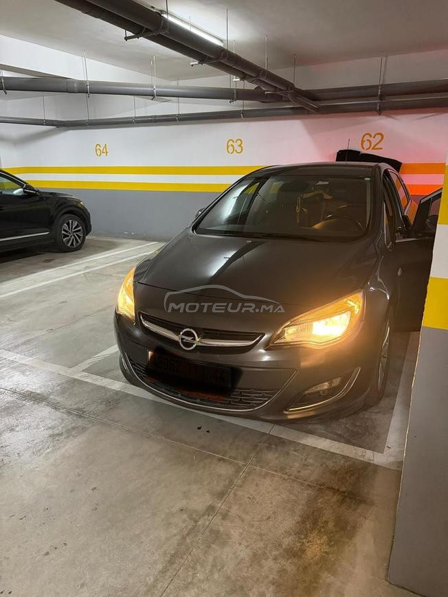 Opel Astra Diesel Manuelle 2014 à Tétouan