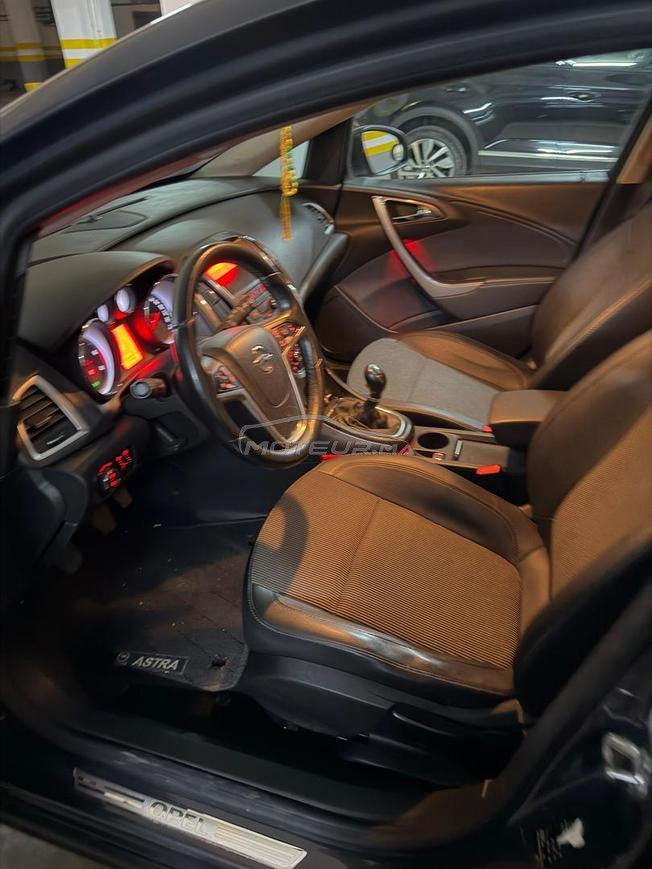 Opel Astra Diesel Manuelle 2014 à Tétouan
