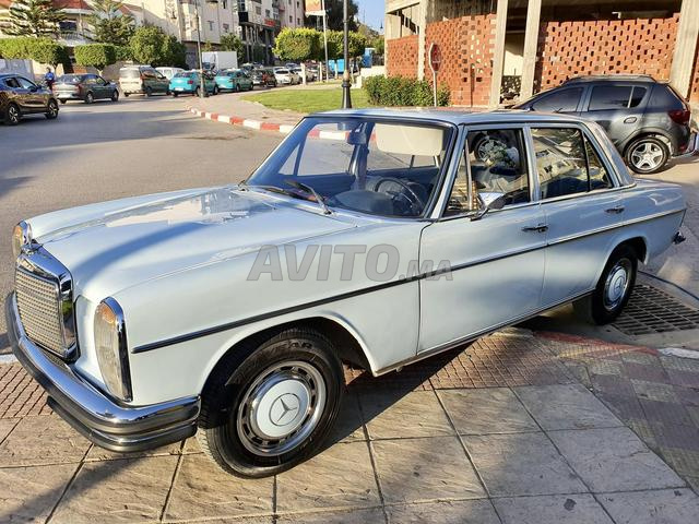 Mercedes-Benz w114 Diesel carte grise collection