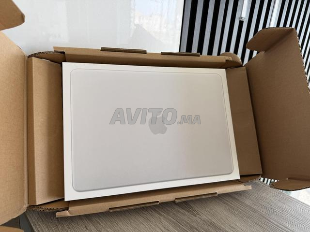MACBOOK NEO NEUF 8RAM 256GB / J'AI UN MAGASIN