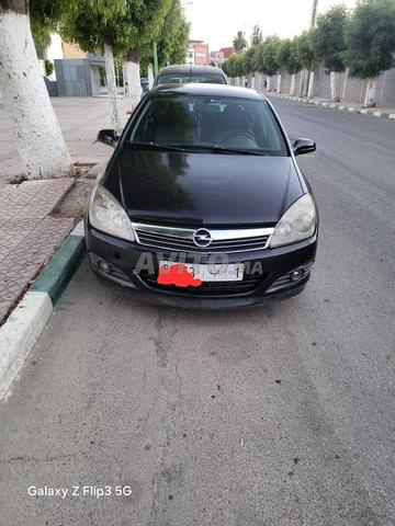 Opel Astra Essence Manuelle 2006 à Ksar el-Kebir