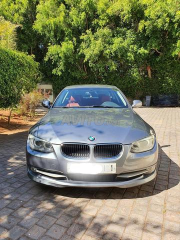BMW 320i 2011 automatique à vendre - 2