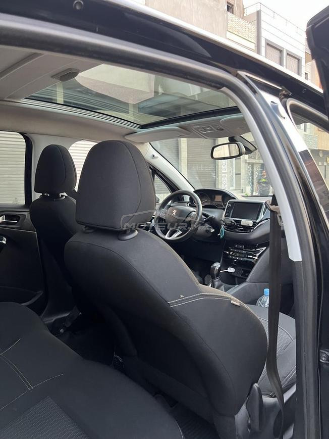 Peugeot 208 White edition full option 