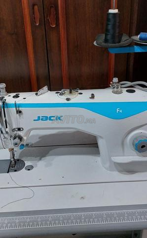 Machine à coudre industrielle JACK F4 à vendre, excellent état 🧵