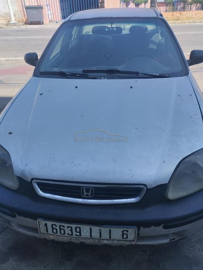Honda civic essence modèle 98 