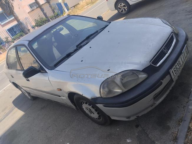 Honda civic essence modèle 98 