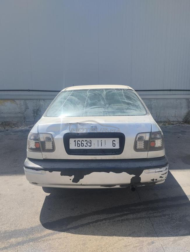 Honda civic essence modèle 98 