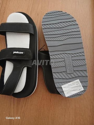 Sandale premium Taille 45 - 2