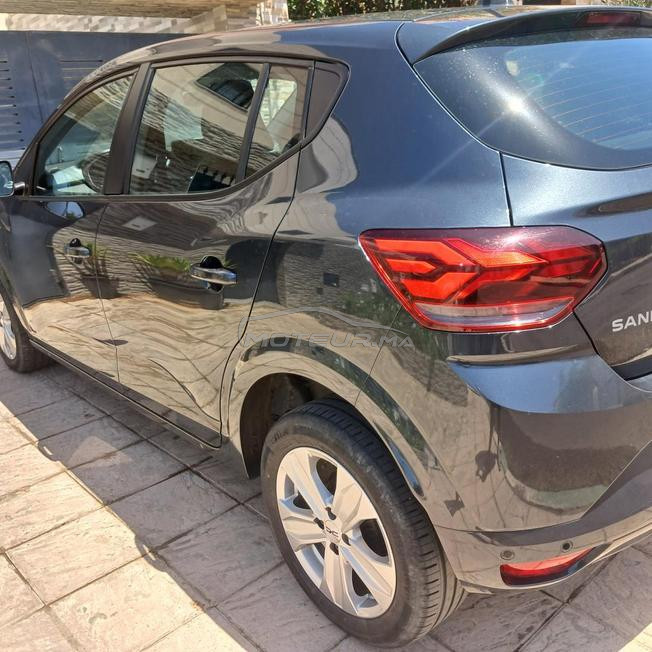 sandero très bonne état 