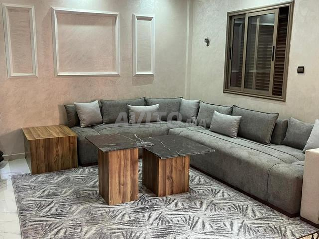Salon moderne avec tapis sans table - 2