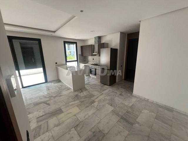 Studio neuf à louer à CFC avec terrasse 30 m²