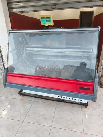 Réfrigérateur vitrine (comptoir) propre, bon état de fonctionnement - 2