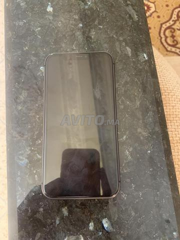 iPhone 11 propre, encore neuf - 2