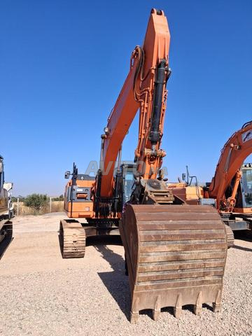 حفار مجنزر CAT 320E - 2