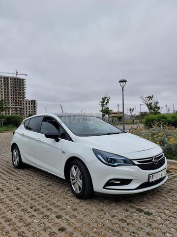 Opel Astra Diesel Automatique 2019 à Casablanca - 2