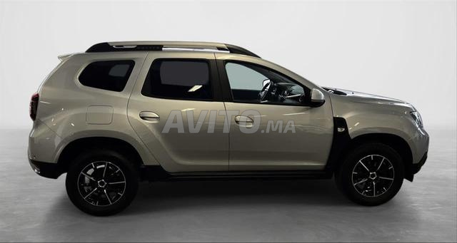 Dacia Duster Automatique 2023 pas encore dédouanée - 2