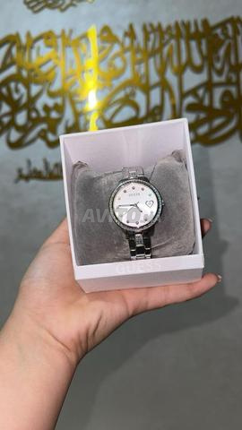 ساعة جيس نسائية أصلية بحالة جيدة - 2