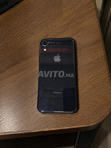 À vendre, un smartphone . - - 2