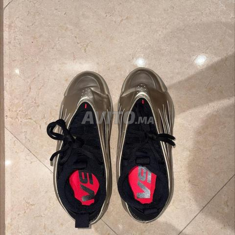 James Harden V9 basketball taille 42 en très bon état - 2