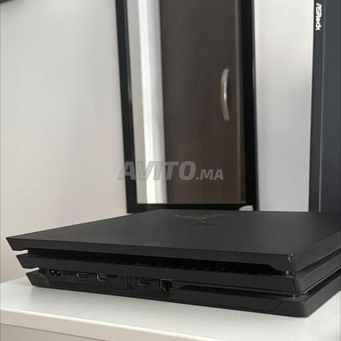 PS4 Pro 1TB en ligne avec câbles prix négociable - 2
