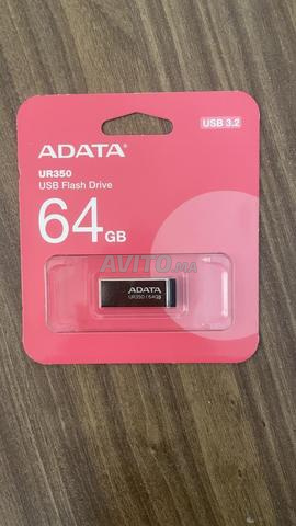 Clé USB ADATA UR350 64GB ultra compact